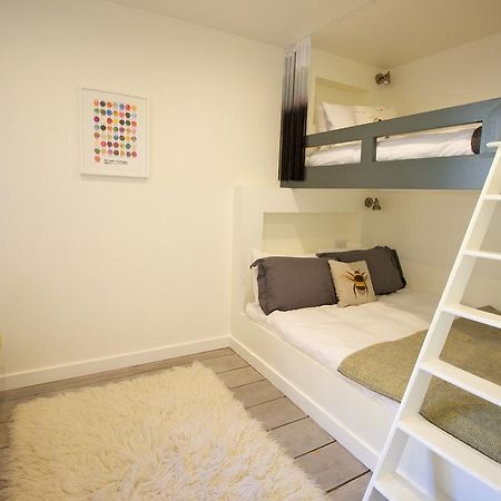 Old Town Castle View Apartment 에든버러 외부 사진